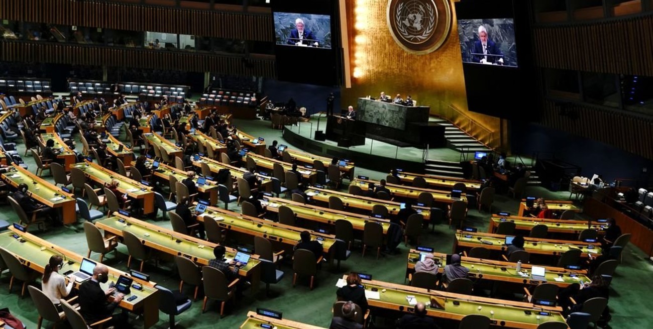 La Asamblea de la ONU aprobó una resolución que "deplora" la invasión a Ucrania: Argentina votó a favor