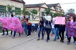 ELLITORAL_210533 |  Gentileza Ramiro Muñoz / San Cristóbal Info Unas 70 personas recorrieron las calles de la ciudad para reclamar  Justicia  por el hecho.
