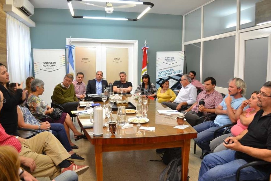 ELLITORAL_137055 |  Gentileza Prensa Concejo Municipal. Compromiso. Los concejales de la ciudad se interiorizaron del problema mediante una reunión con Asorsafe y resolvieron dar preferencia a su tratamiento en el recinto.