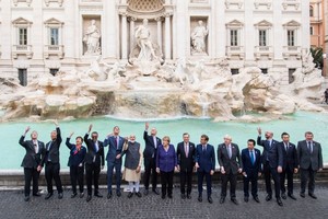 ELLITORAL_424521 |  Archivo El Litoral. Los presidentes del G20 en la foto informal junto a la Fontana di Trevi durante la última cumbre en Italia.