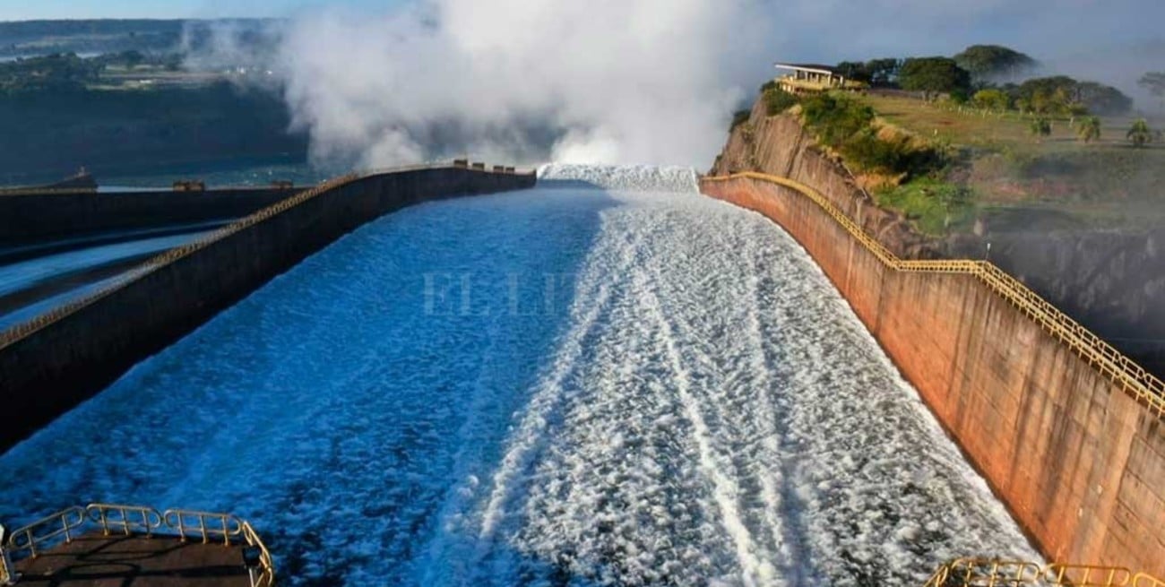 La generación de energía en las represas produce un breve repunte en el río Paraná 