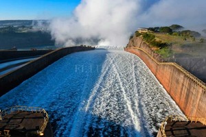 ELLITORAL_402649 |  Archivo El Litoral Hace unos días, se liberó entre 10.000 y 11.000 m3/seg. Eso está bajando en función de la restricción de energía que está llevando adelante Brasil , comentó el ingeniero en Recursos Hídricos, Gustavo Villa Uría.