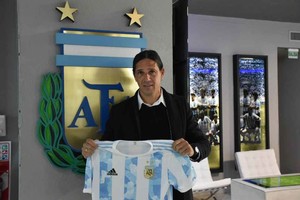 ELLITORAL_392786 |  Prensa AFA. Portanova con la camiseta de la Selección Argentina de fútbol.
