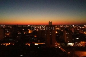 ELLITORAL_420979 |  Boris Pasculli CAZADOR DE IMÁGENES -  Amanece en la ciudad