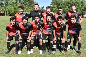 Gentileza Colón de Emilia festejó con la obtención del campeonato.