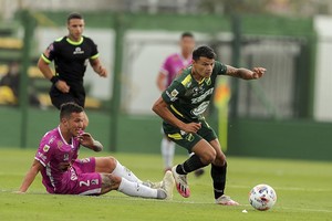 ELLITORAL_372208 |  NA zzzznacd2NOTICIAS ARGENTINAS BAIRES, ABRIL 25: Escena del partido que juegan Defensa y Justicia y Arsenal  por el Interzonal de la undÃ©cima fecha de la Copa de la Liga Profesional. Foto NA: GUSTAVO ORTIZ/PRENSA DYJzzzz