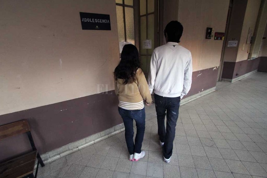 ELLITORAL_228398 |  Archivo El Litoral / Flavio Raina Acompañamiento. Hablar, escuchar y lograr empatía son claves para modificar la actitud de los adolescentes y evitar embarazos no deseados.