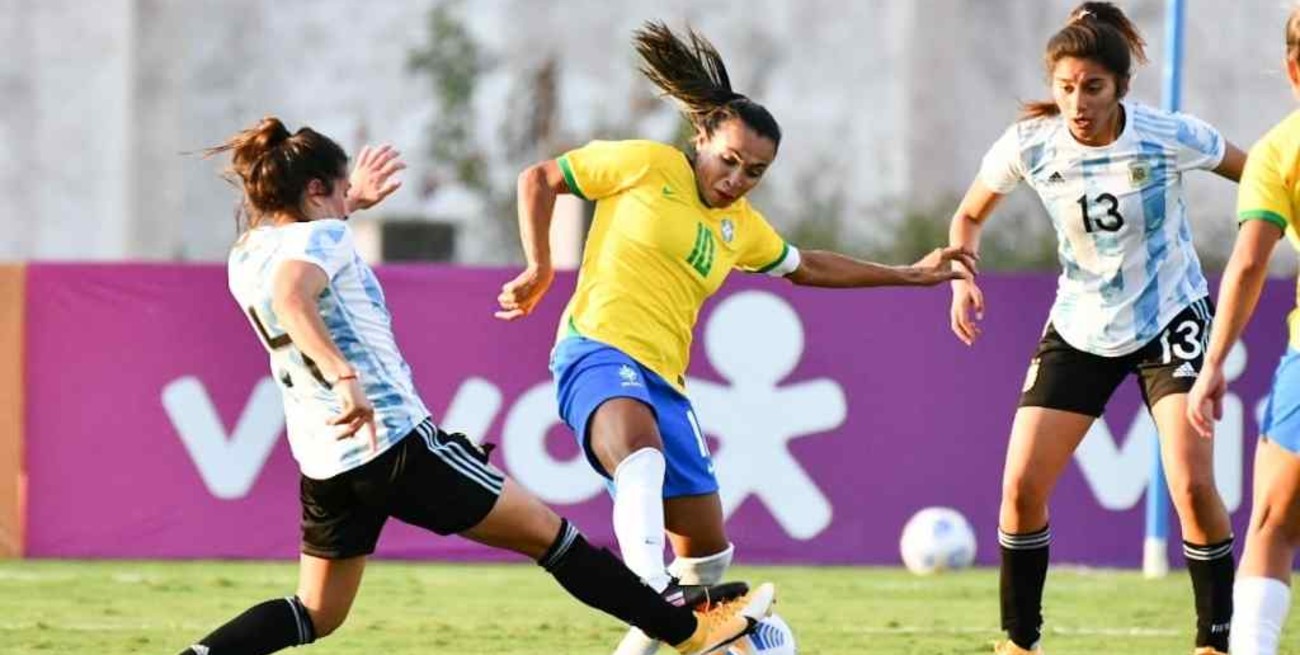 La Selección Argentina femenina cayó ante Brasil en su primer amistoso
