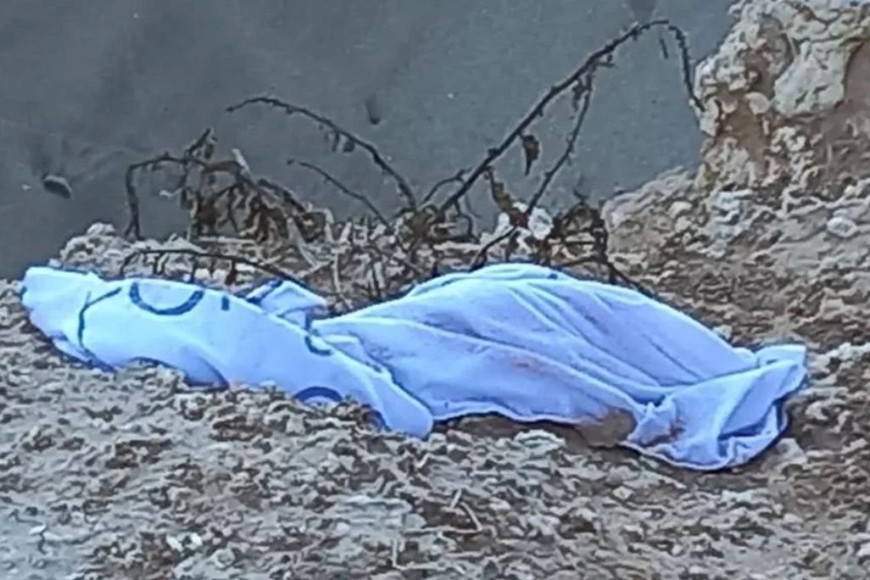 ELLITORAL_439246 |  Gentileza Arrojó su remera en los acantilados para simular un suicidio