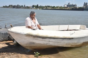 Guillermo Di Salvatore Heredia. Es el último botero que queda, pero se quedó sin el motor de la embarcación y espera solucionarlo para poder trabajar.