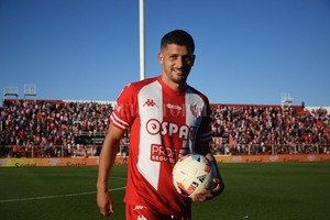 Pablo Aguirre Como ocurre cuando un jugador mete tres goles: la pelota del partido se la llevó  Juanchón  García.