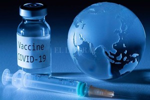 ELLITORAL_366207 |  Gentileza No importa que sea la vacuna rusa, la china, la americana o la europea, hay que vacunarse.