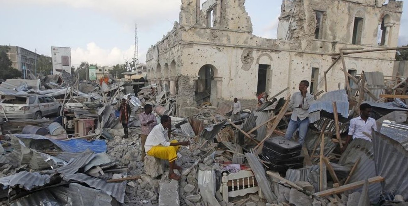 Doble atentado en Somalía deja 35 muertos