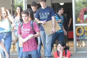 Archivo El Litoral / Flavio Raina A clases. Los nuevos universitarios y los que ya son alumnos comienzan el cursado la semana que viene.