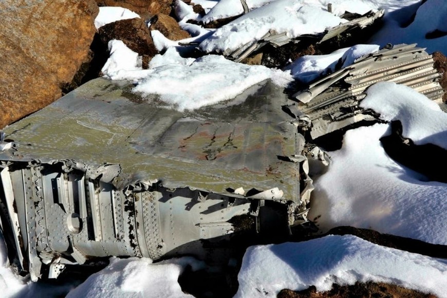 ELLITORAL_431951 |  Gentileza Restos de un avión de la Segunda Guerra Mundial desaparecido en 1945