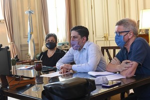 ELLITORAL_373730 |  Gentileza En el encuentro virtual, el ministro presidió el encuentro desde el Palacio Pizzurno.