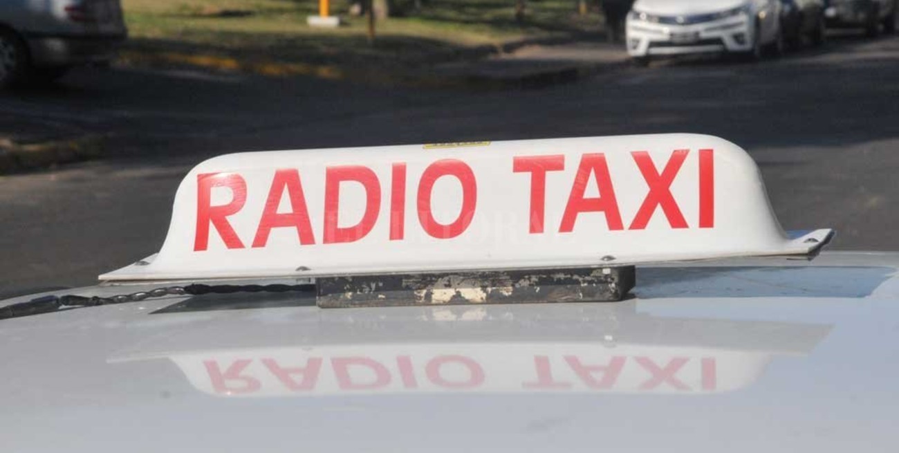 Bajo amenazas de arma de fuego, robaron a un taxista