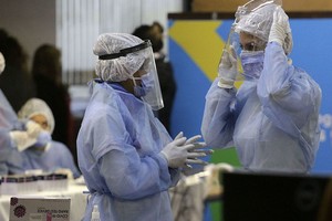 CACERES zzzznacg2NOTICIAS ARGENTINAS CORDOBA, JULIO 13: El Ministerio de Salud de la NaciÃ³n informÃ³ hoy que en las Ãºltimas 24 horas fueron reportados en todo el paÃ­s 20.023 nuevos casos de coronavirus y otras 387 muertes, por lo que la Argentina quedÃ³ en el umbral de las cien mil vÃ­ctimas fatales. Foto NA: DANIEL CACERESzzzz