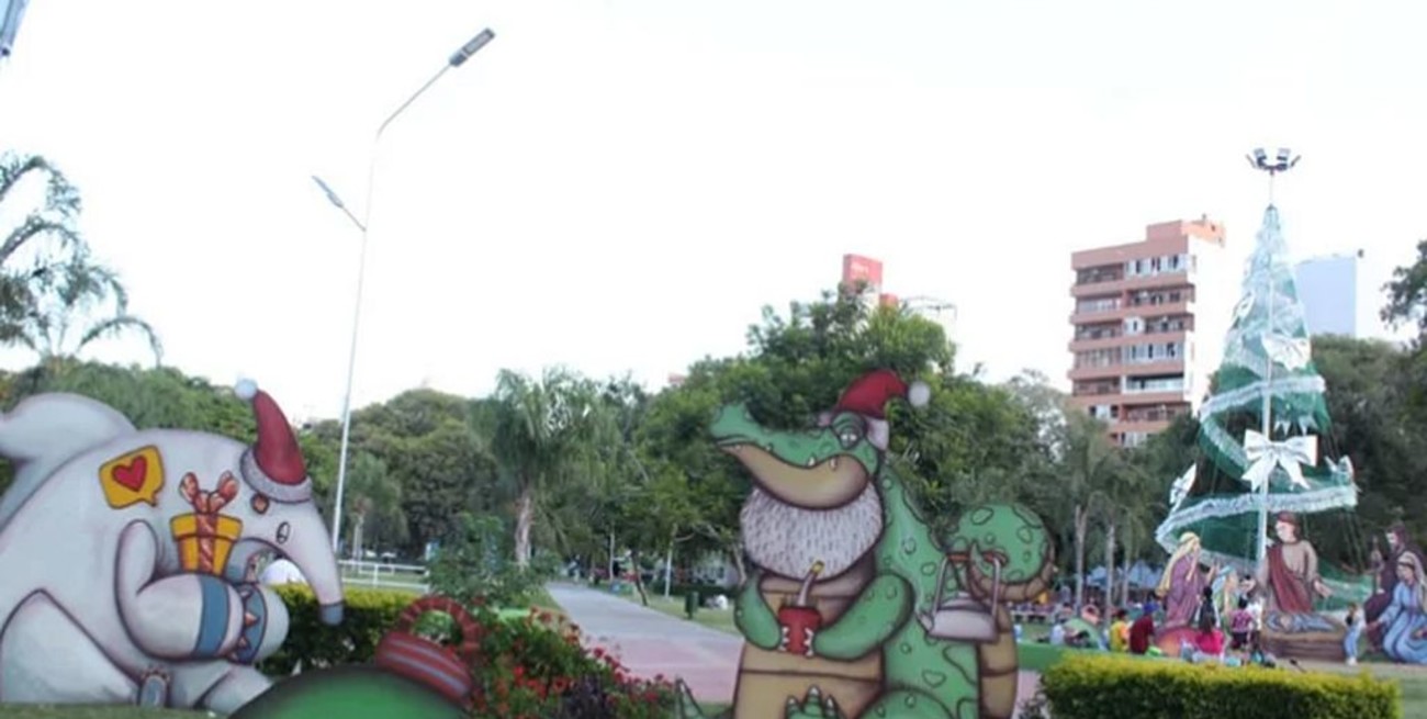 Yacarés, carpinchos y monos en el pesebre municipal de la ciudad de Corrientes