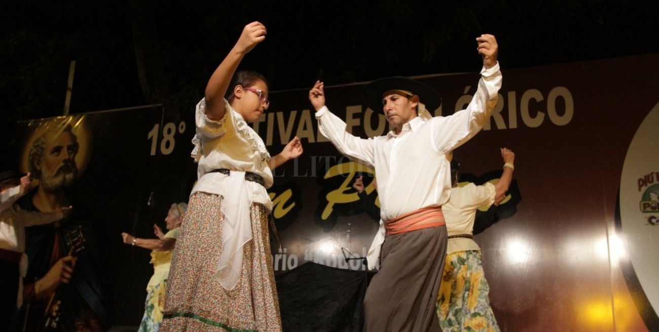 Dos lunas de música y danzas folclóricas en el Parque Garay