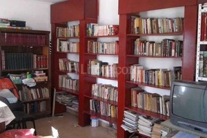 Gentileza ONG Proyecto Jóvenes en Acción Corte de cinta. La flamante biblioteca popular se inauguraba hoy en la sede de la vecinal San Lorenzo, ubicada en Amenábar al 4050.