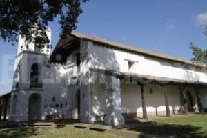 ELLITORAL_120714 |  Archivo El Litoral / Pablo Aguirre En San Francisco los daños estructurales son serios. Las filtraciones generan humedades que están afectado las paredes del museo, las piezas de la muestra, como también la iglesia y el sector residencial. La situación se agravó más con las últimas lluvias.