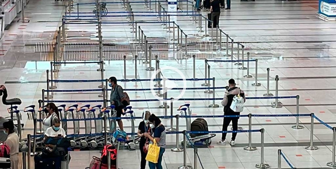 Video: fuerte lluvia genera problemas en el aeropuerto de Ezeiza