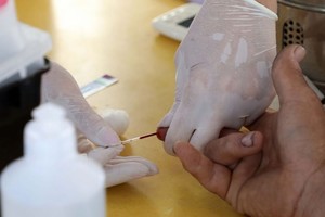 ELLITORAL_421572 |  Gentileza Autotest. Estos dispositivos son seguros, precisos y efectivos (con más del 99% de sensibilidad y especificidad). Además, permiten la expansión de la disponibilidad del testeo en personas que no acceden al sistema de salud.