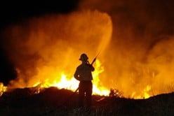 Tres provincias mantienen focos de incendios forestales en el país