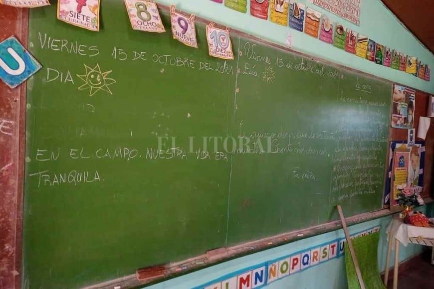 ELLITORAL_430959 | Manuel Fabatía La escuela rural cuenta con los materiales tradicionales para la enseñanza, pero las bondades de las nuevas tecnologías demoran en llegar