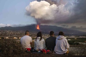 ELLITORAL_413640 |  Twitter El volcán continúa en erupción en La Palma.