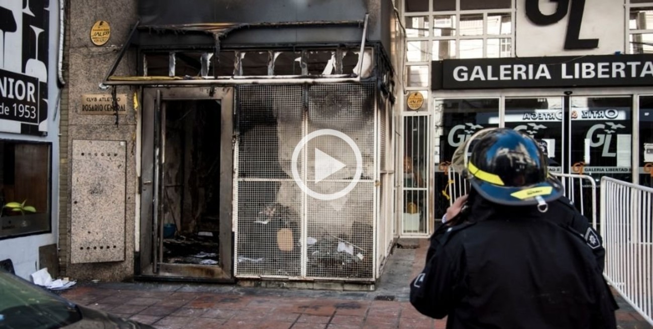 Video: prendieron fuego la sede de Rosario Central