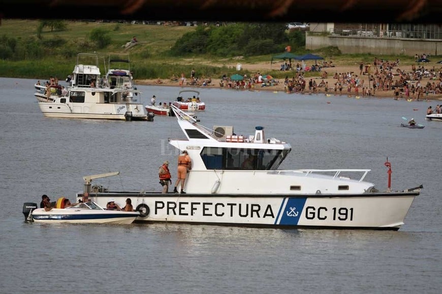 ELLITORAL_416010 |  Manuel Alberto Fabatía Controles. La Prefectura patrulla los ríos de la zona para garantizar la seguridad náutica.