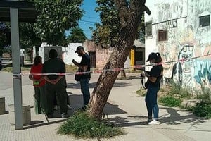 ELLITORAL_436133 |  El Litoral El ataque armado se produjo pasadas las 8 de la mañana en la parada de colectivos de la avenida 12 de Octubre y Santa Cruz.