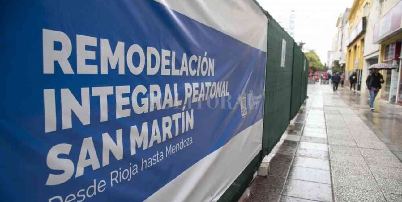 Peatonal San Martín: arrancan los trabajos en el cruce con calle San Luis