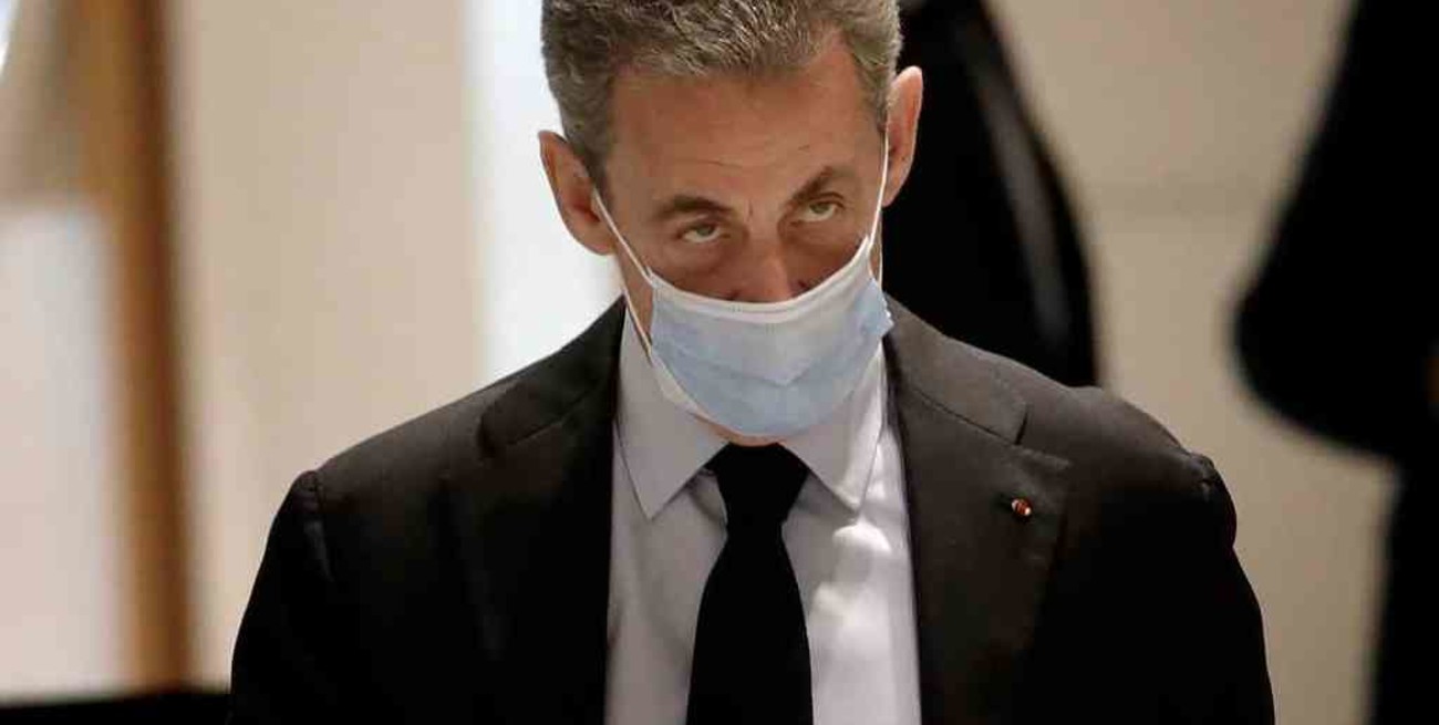 El expresidente francés Nicolás Sarkozy fue declarado culpable por financianción ilegal de su campaña