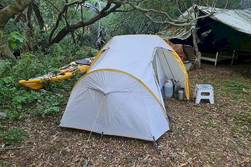 ELLITORAL_434145 |  Gentileza Refugio. Una noche de descanso en la isla Dos Hermanas (Uruguay).