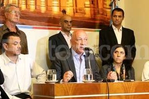 ELLITORAL_117145 | Gentileleza Gobierno de la Provincia El mandatario dijo que por el volumen del caudal que trae, el río Salado no va a desbordar .