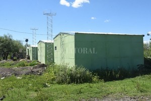 ELLITORAL_439992 |  Flavio Raina Son 63 casas las que se construyen a la vera de la Circunvalación, en barrio Santa Rosa de Lima.