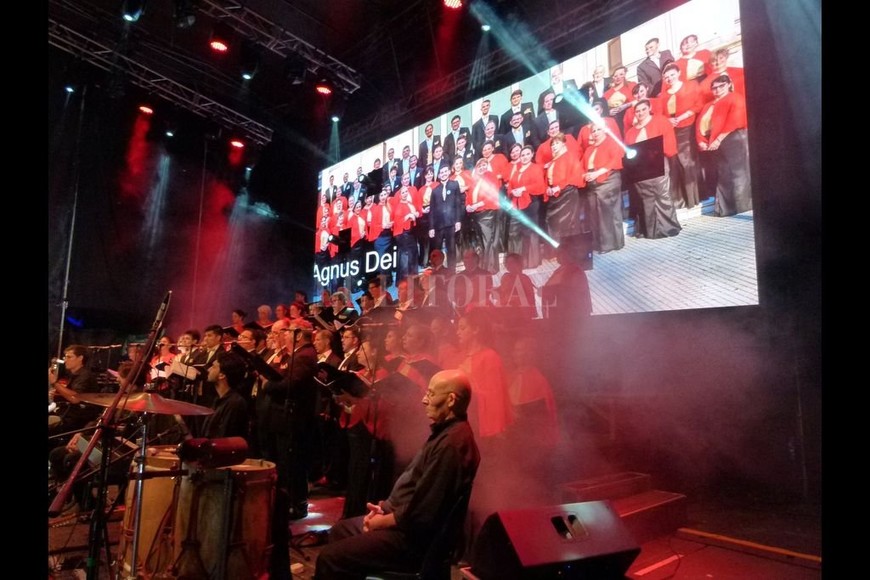 ELLITORAL_423245 |  Gentileza Coro de La Merced D.R