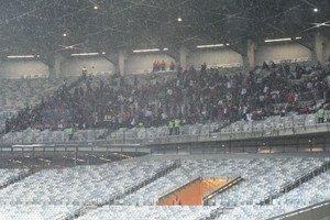 ELLITORAL_264292 |  Carolina Niklison - Agencia Efedos El  Colonazo  en Brasil. Los miles de sabaleros que enmudecieron el Mineirao de Belo Horizonte en una noche única, histórica e inolvidable. Colón, después de 114 años de recorrida futbolera, está en una final continental de la Copa Sudamericana Conmebol 2019. Esos santafesinos en las tribunas quedaron marcados, como los que estaban en la cancha cuando Colón le ganó al Santos de Pelé el 10 de mayo de 1964.