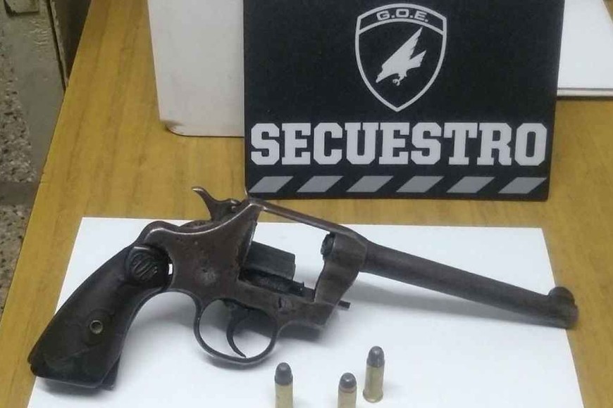 ELLITORAL_430209 |  Archivo El Litoral El revólver calibre 38 que sería el arma homicida fue secuestrado, junto a 3 cartuchos.