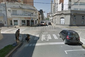 ELLITORAL_217159 |  Captura digital Google Maps Street View Calle 25 de Mayo en su intersección con Moreno, en el sur de la ciudad.