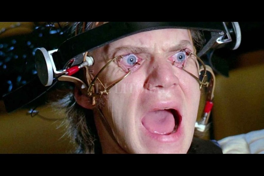 ELLITORAL_425622 |  Warner Bros., Hawk Films D.R