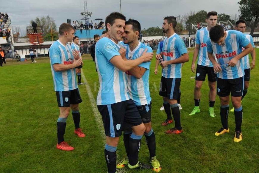 ELLITORAL_417371 |  El Litoral Claudio Cenci. El histórico goleador del  Tino  sancarlino en un gran momento y esperando la gran definición del torneo.