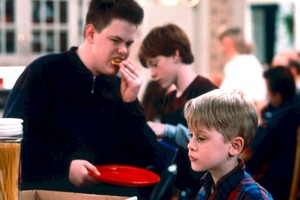 ELLITORAL_426602 |  Fotograma Devin Rratray y Macaulay Culkin en una escena de  Mi pobre angelito