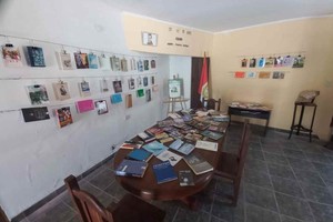 ELLITORAL_439127 |  Gentileza Rincón destinado a la flamante Biblioteca, en el interior de La Esquina del Arte de Santo Tomé.