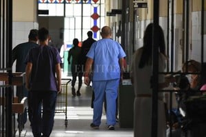 ELLITORAL_429061 |  Mauricio Garín El director del Cullen indicó que diariamente tienen áreas del hospital resentidas por el personal de salud que debe aislarse.