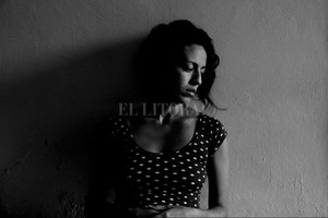 ELLITORAL_420928 |  Gentileza de la artista Desde temprana edad Rivero se dedica a la escritura poética. Se formó como docente en las disciplinas música y danza contemporánea. Se desempeña, además, como fotógrafa.