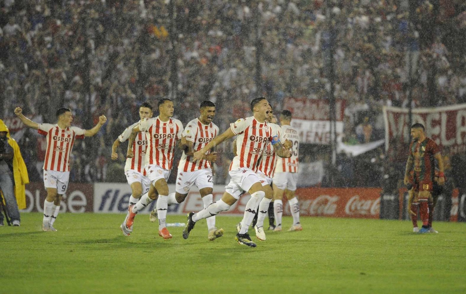 Unión derrotó a Sportivo Las Parejas en los penales y avanzó a los 16avos de final de la Copa Argentina.